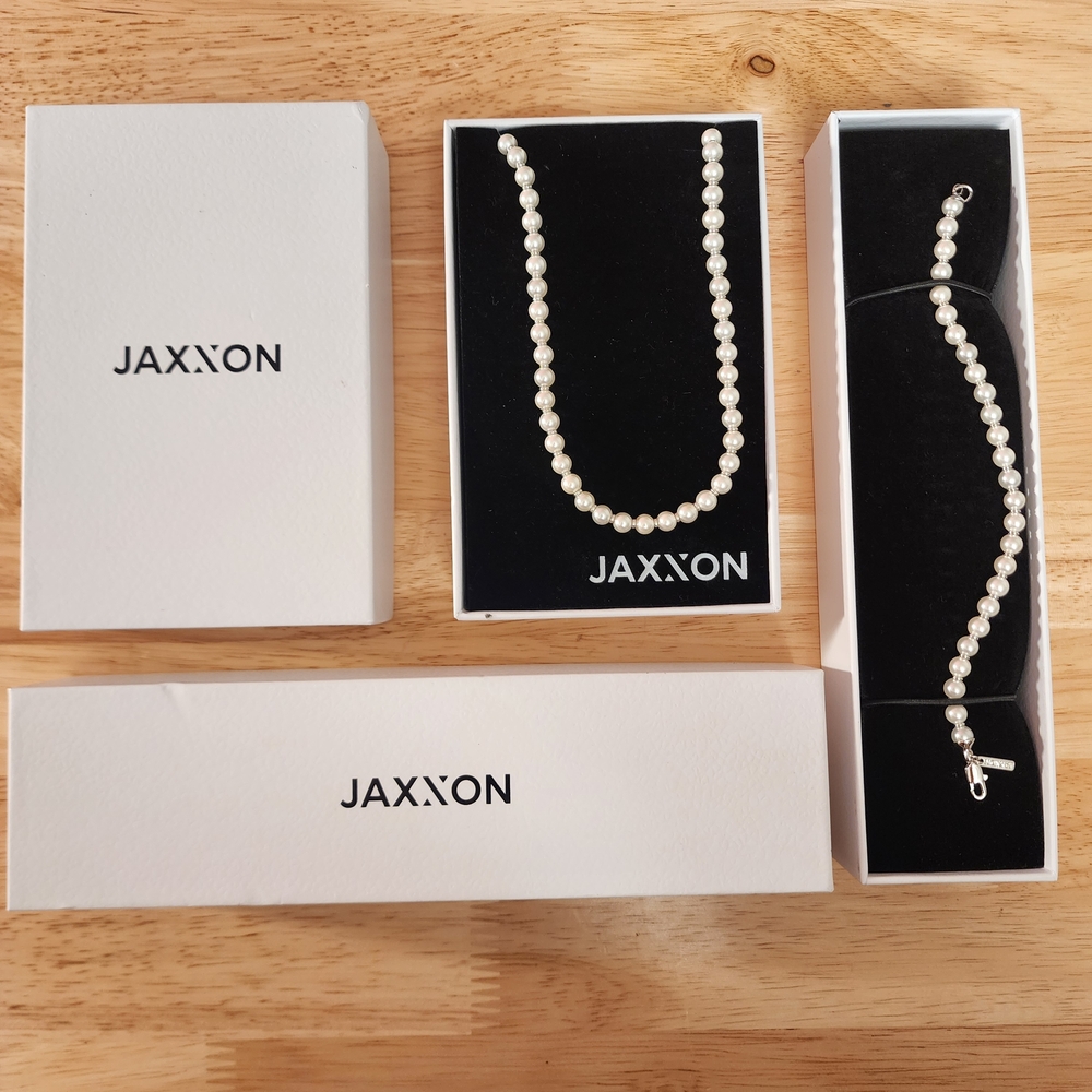 JAXXON Pearl Necklace and Bracelet Set - Cream